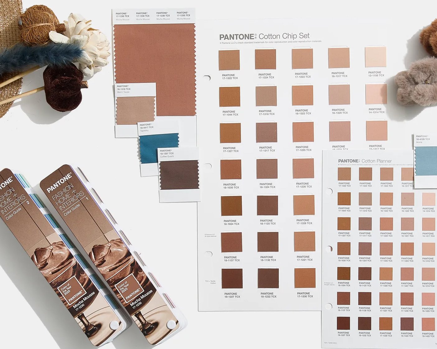 Оттенком 2025 года по версии Pantone стал элегантный шоколадный Mocha Mousse