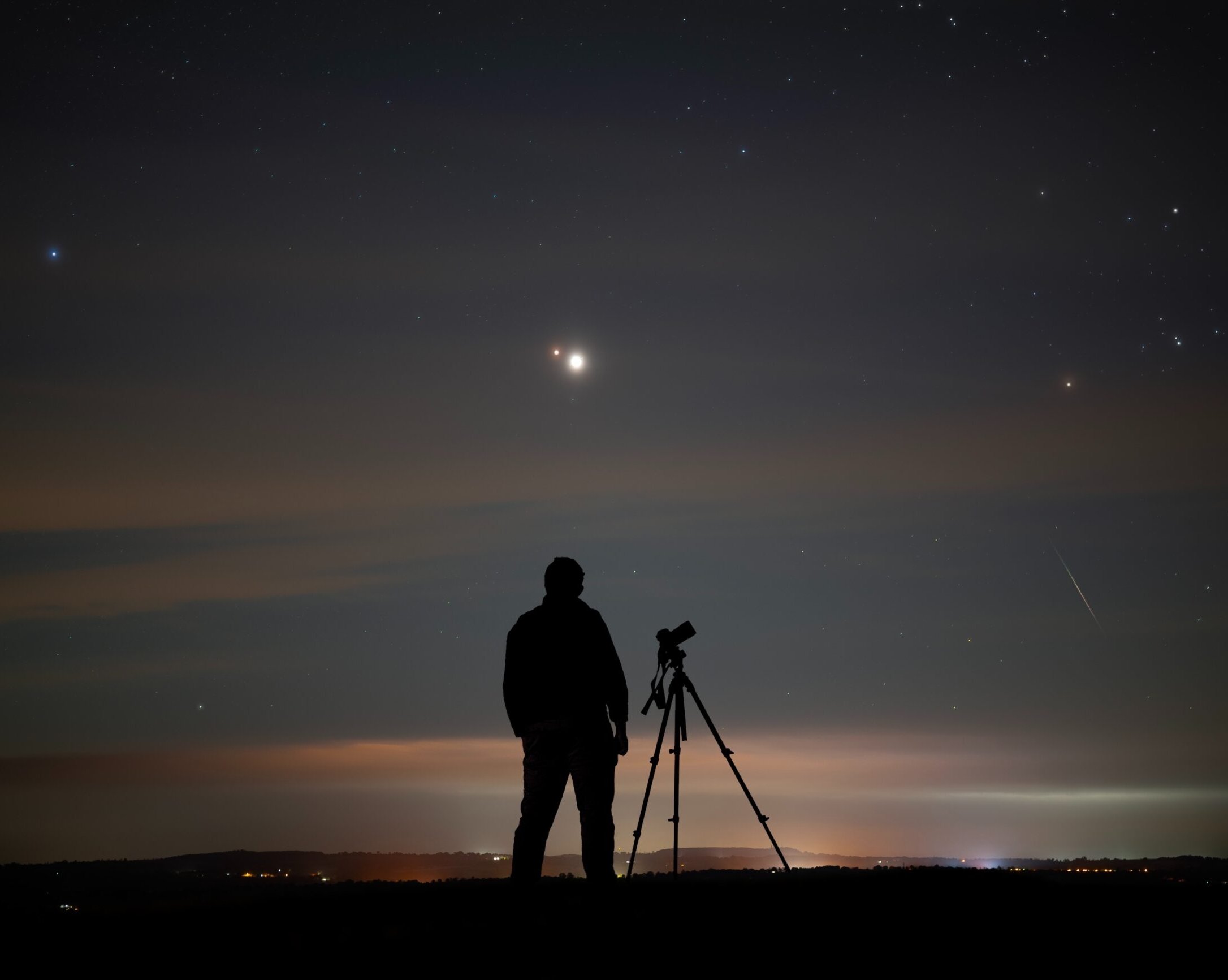 Астрофотографы запечатлели редкую встречу Юпитера и Марса на ночном небе