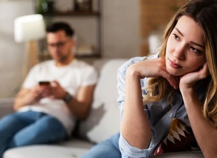 Исследование: молодые люди больше удовлетворены одиночеством, чем старшее поколение